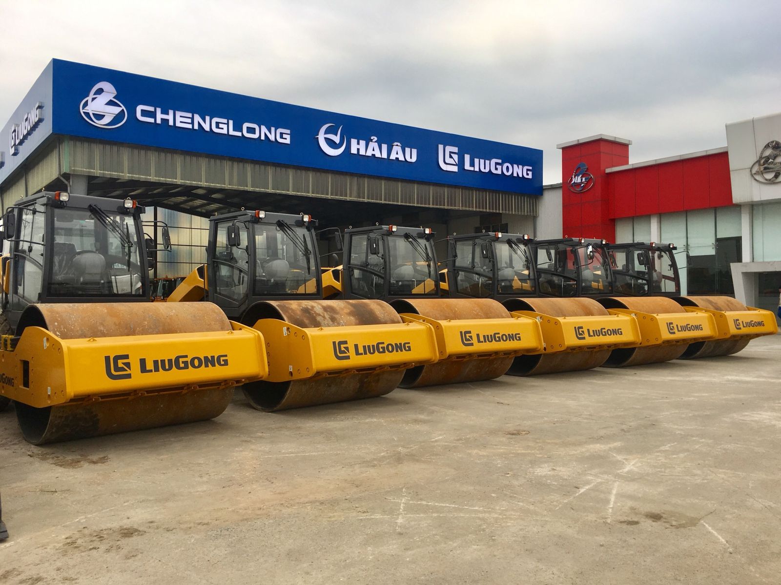Xe Lu Rung LiuGong CLG6114E - Hiệu Suất Vượt Trội Cho Công Trình